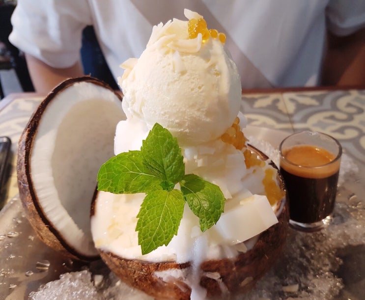  [서촌 디저트] 경복궁역 서촌 디저트 맛집 서울 서촌 데이트 코스: 서촌 음료 연구소 코코넛 빙수 후기
