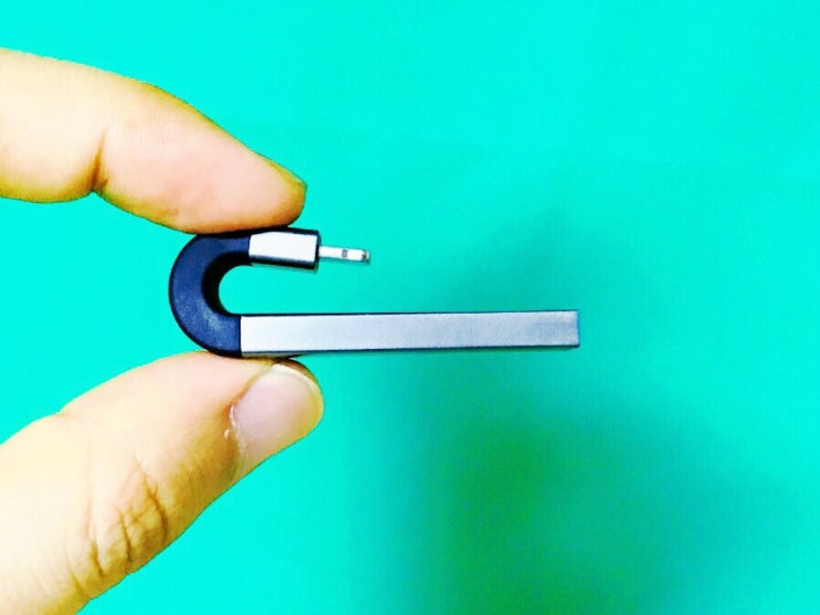 아이폰외장메모리 리프(LEEF) iBridge 3, 아이폰에 깔맞춤된 디자인과 기능에 좋은 점수! 아이폰외장메모리 리프(LEEF) iBridge 3, 아이폰에 깔맞춤된 디자인과 기능에 좋은 점수!