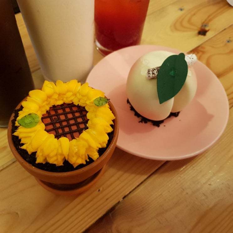  [홍대 카페] 눈으로도 즐기는 디저트 카페 디저트연구소!