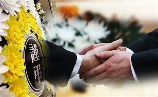 상조업계 똘똘 뭉쳐야 산다…사업자단체, 본격 출범해야 - 상조업계를 대변한 강력한 사업자단체 만들어야 상조업계 똘똘 뭉쳐야 산다…사업자단체, 본격 출범해야 - 상조업계를 대변한 강력한 사업자단체 만들어야