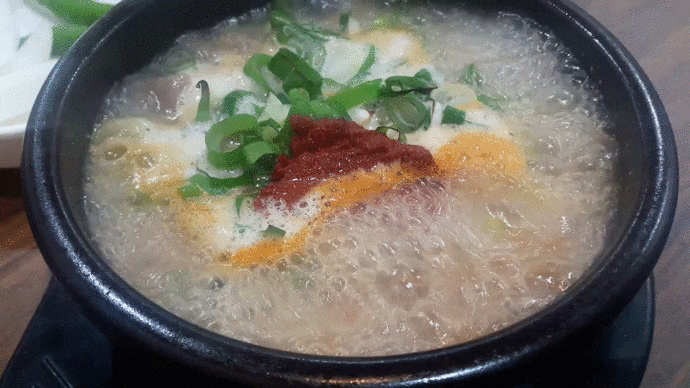  하남 미사강변 뚱이순대국 깍두기가 맛있네요.