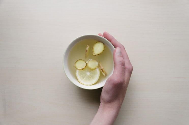 인스턴트 커피말고 생강차를 마신 여성의 변화 인스턴트 커피말고 생강차를 마신 여성의 변화