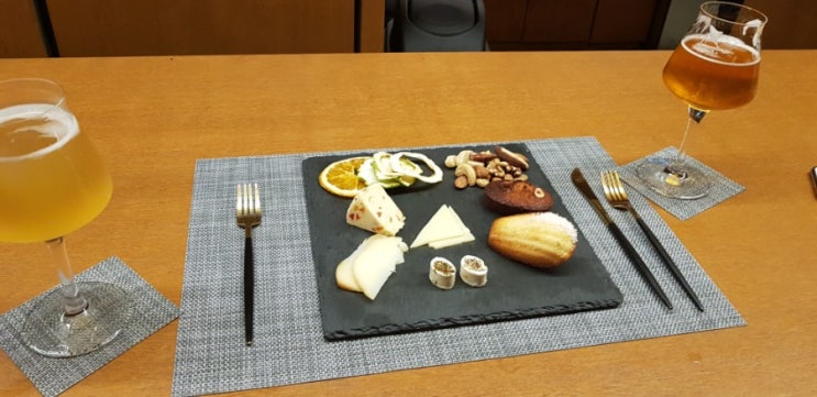  인천 부평시장역 평리단길 카페와인맥주펍 맛술집, 온더바 인스타감성 핫플레이스