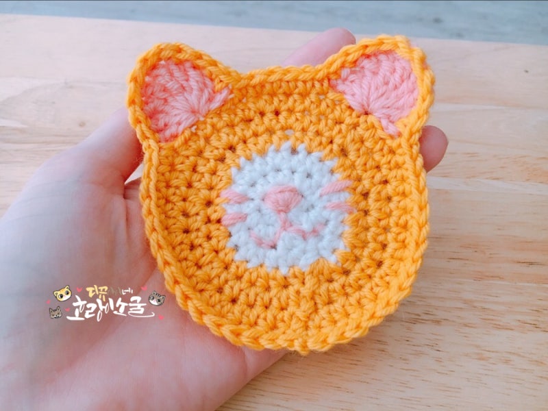 고양이 티코스터 코바늘뜨기에 푹 빠졌어요