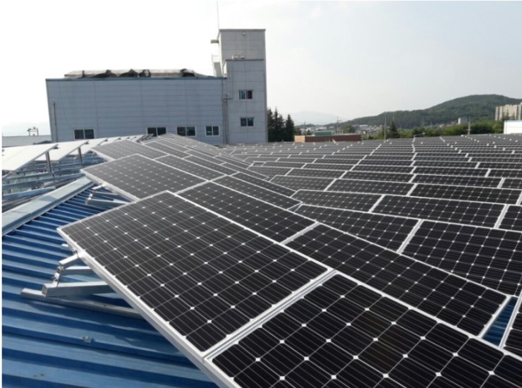  경북 경산시 자인공단 공장지붕위 태양광발전소 시공사례 (총용량 234kw)