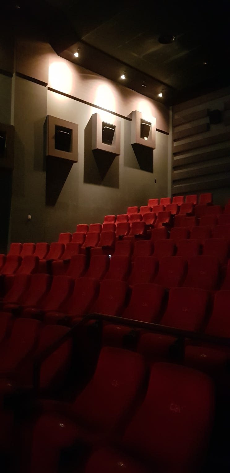  볼만한 영화추천/영화 공작/황정민,이성민,조진웅,주지훈/  실화를 바탕으로한 영화/이효리애니콜광고