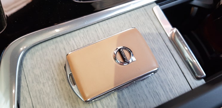  8개월 기다린 볼보 XC60 D5 인스크립션 리스 출고