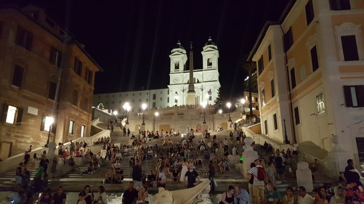 로마 여행, 늦여름 스페인계단에서 야경 즐기기