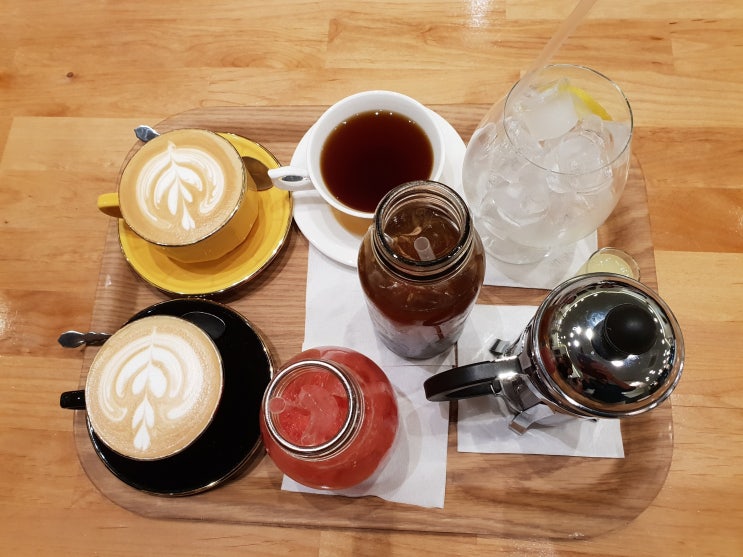  카페에서 휴식타임