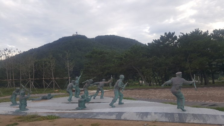  메간폭스 장사상륙작전 장사리 915 출연을 환영 합니다
