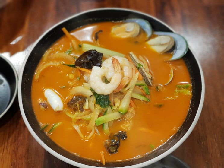  부산 서면 전포동 골목식당 해물이 살아있네~용이네 가마솥짬뽕