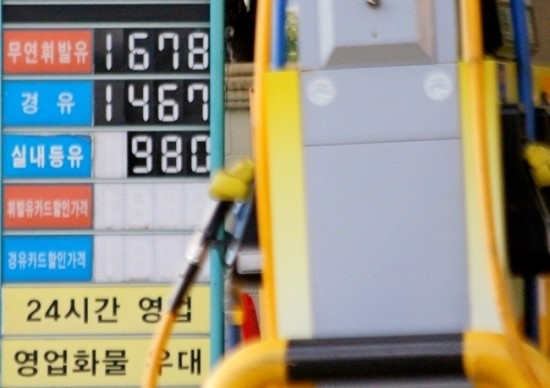 문재인 정부 유가 ‘뒷짐’ 언제까지…석유값 지속 상승 문재인 정부 유가 ‘뒷짐’ 언제까지…석유값 지속 상승