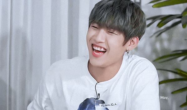  스타로드 먹방 옴뇸뇸 아기참새 워너원 박우진