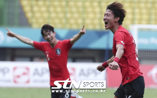 [2018 아시안게임 <b>남자축구</b>... 한국, 우즈벡 4-3 꺾고 극적 4<b>강행</b>