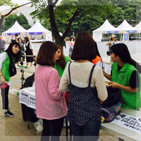  연예기획사 취업 관련 교육을 받아야 합니다.