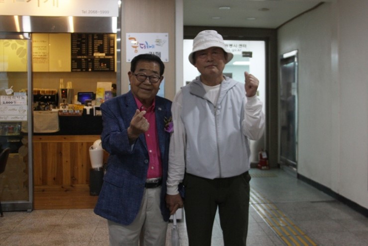  제1회 방송예술인바둑대회장에서 박종명이 만난 송해 전원주 엄용수  권오균 신충식 심양홍 박칠용 윤택상 나운하