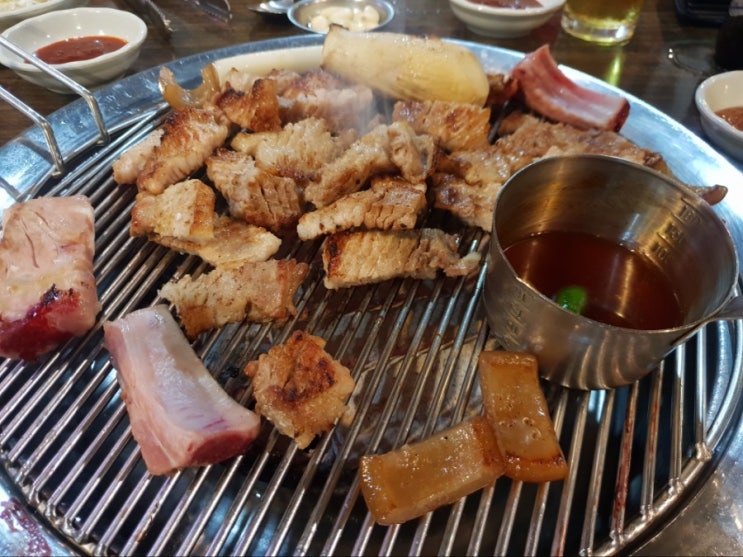 [부산 맛집] 덕천에서 생갈비가 먹고 싶을 땐? 덕천 고기 맛집 '?(물음표/question mark)'