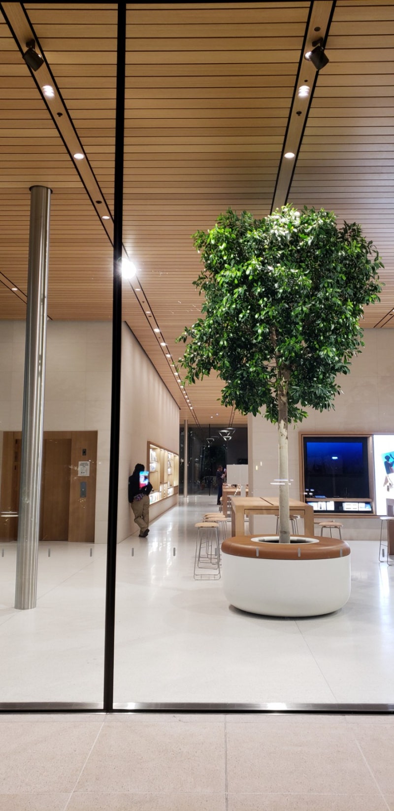 미국 일상] 동네 애플 스토어 또 털림 : 네이버 블로그