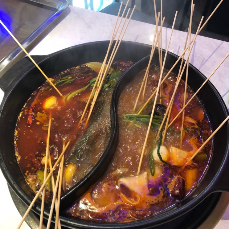  [건대 / 훠궈 맛집 : 얼땅쟈 二當家] 종류 상관 없이 꼬치당 300원 훠궈집