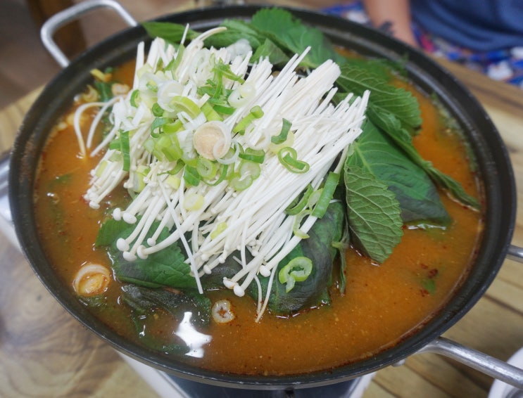  파주 금촌동 맛집 돈뼈락에서 감자탕 먹고왔어요