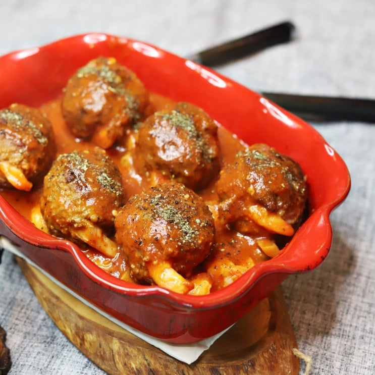  [토마토 요리]진한 소스와 통새우 품은 미트볼