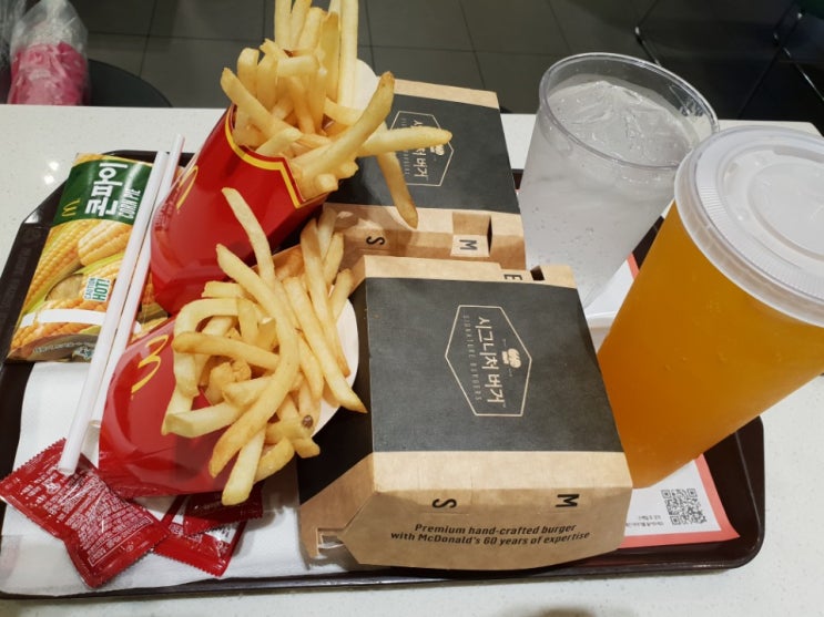  (맥도날드) 콘파이 먹방/시그니처버거 먹방