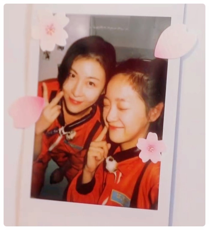 갈릴레오 - <b>김세정</b>