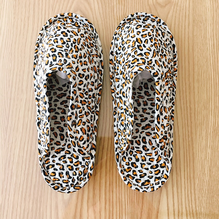  작업실꾸미기-호피무늬 슬리퍼 선물 받았어요^^