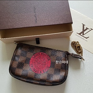 루이비통 미니포쉐트 악세수아♡
