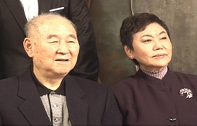 김인태 별세, <b>백수련</b> "<b>100억</b> 넘는 빚져도 남편은 늘 나를 믿어줬다"