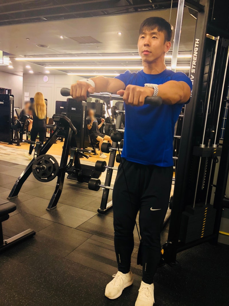 에릭쌤과 함께 케이블 어깨운동!! / 케이블머신 사용법/ 케이블 운동법/ 어깨운동/ 어깨 넓어지는 운동/ 피트니스아레나에릭쌤 오늘은 :  네이버 블로그