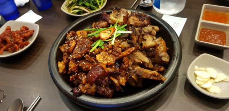  여의도 샛강역 보쌈 맛집 술집 족발의장인 한강데이트
