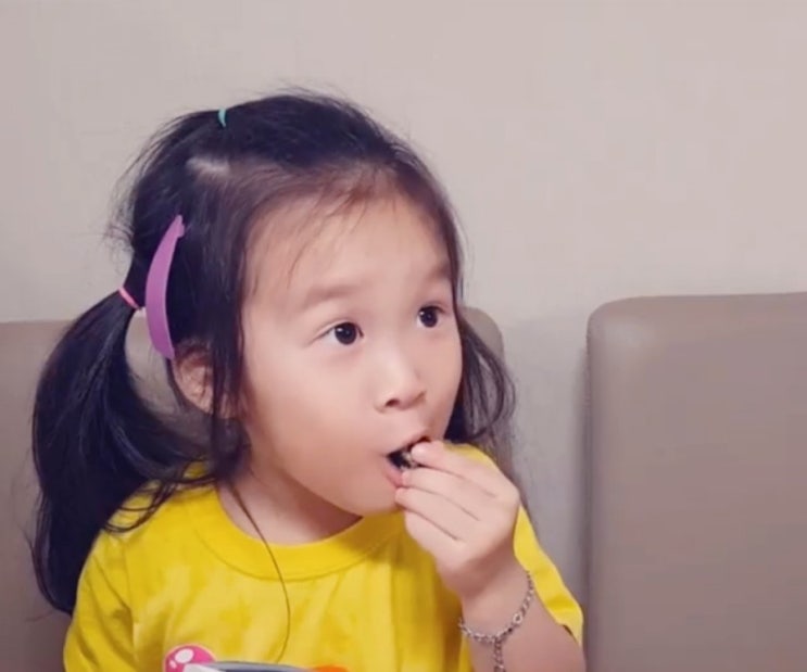  김부각 !! 눈 튀어나오게 맛나네요ㅋㅋ 당장 글써야햇!!