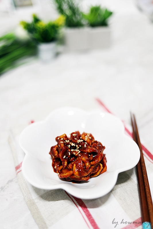  참외장아찌 향긋함과 꼬들꼬들한 맛이 좋네요