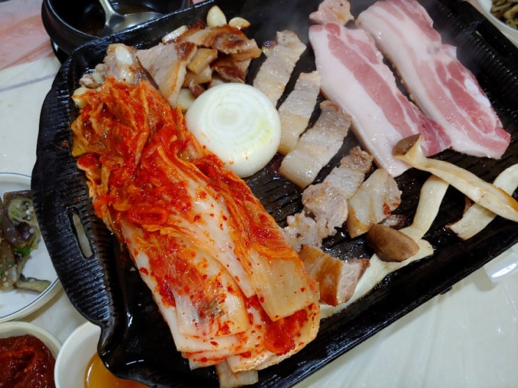 이포CC 맛집 북한강 주변 이포보 현지인 맛집 토종청국장에서 맛있는 삼겹살 먹었어요.