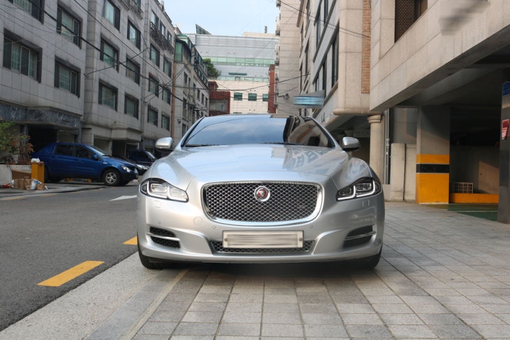  재규어 XJ  제논헤드라이트 에서 LED 헤드라이트로 신형개조