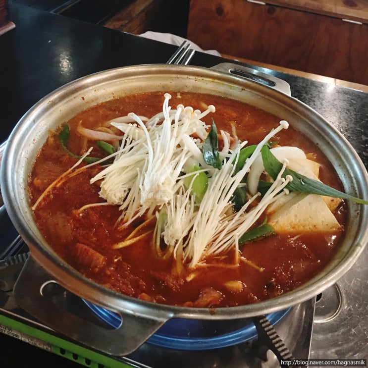 가좌동맛집 신진말 : 김치찌개와 삼겹살이 맛있는곳