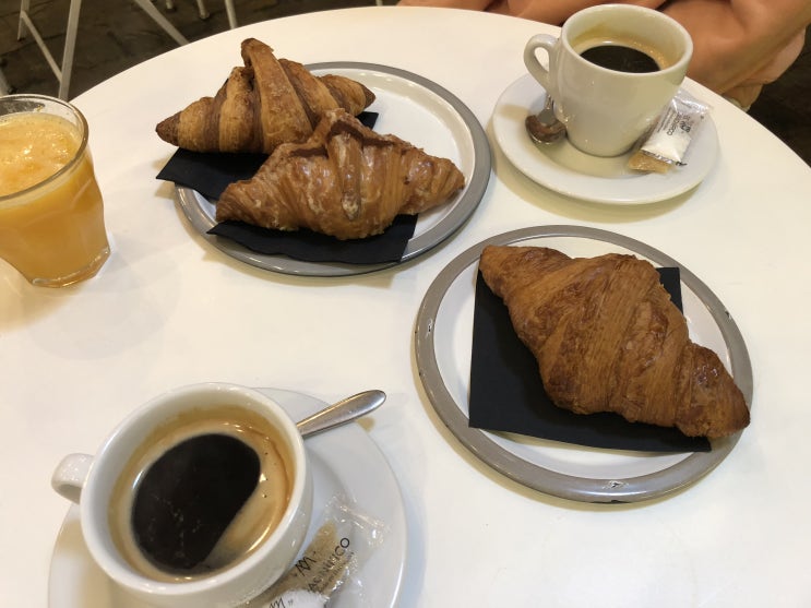 스페인허니문) 6일차 바르셀로나 맛집 카페 <호프만베이커리Hofmann Pastisseria> 크로와상