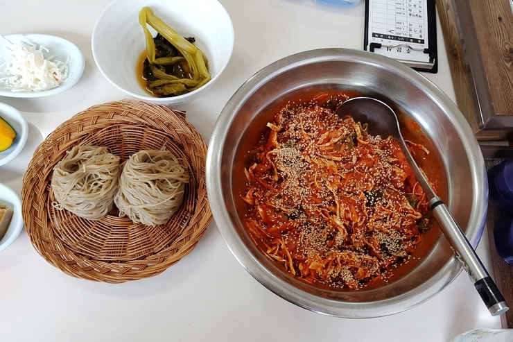  부산횟집 푸짐한 남해 물회 맛보다