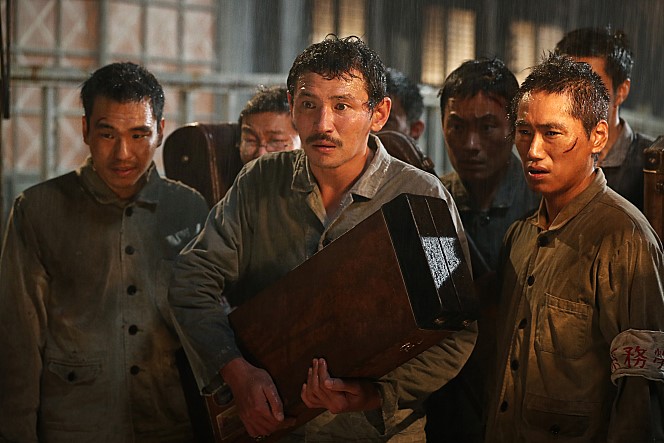  #군함도 / The Battleship Island, 2017 - 표현에도 정도가 있는데, 감독만 몰랐나 봅니다.