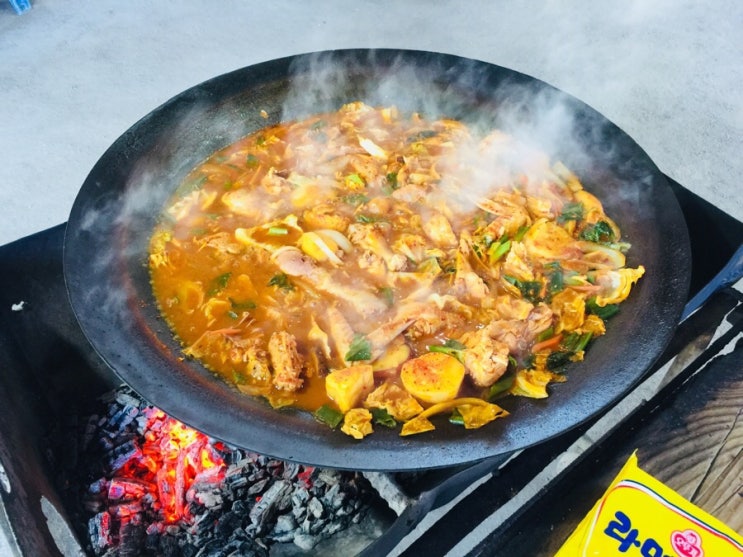 (백종원의 삼대천왕, 서울메이트 맛집) 가평 산골농원 ‘가마솥 솥뚜껑 닭볶음탕’