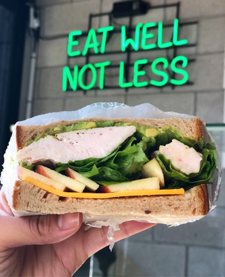  [홍대맛집] 이렇게 맛있고 다이어트 식단으로도 좋은 샌드위치! 샐러드 파는 곳은 더 이상 없다~ 홍대 합정역 샐러드 Avoh(아보) 후기