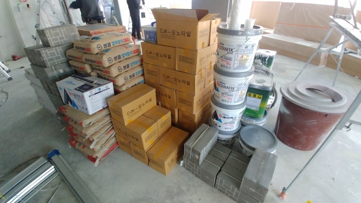 벽타일 바닥타일 시공방법 압착 떠붙임 떠바리 본드발이 타일자재 설명 벽타일 바닥타일 시공방법 압착 떠붙임 떠바리 본드발이 타일자재 설명