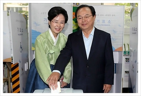 ì˜¤ê±°ëˆ ì‹¬ìƒì•  ë¶€ì¸ ëŸ¬ë¸ŒìŠ¤í† ë¦¬ ë°°ìš° ê¹€ì„±ë ¹ ì¡°êµ­ ë¬´ìŠ¨ ê´€ê³„ í