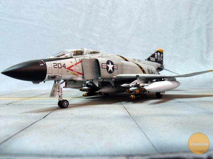  [Aero] 1/72 USN F-4J "VF-84 Jolly Rogers"
