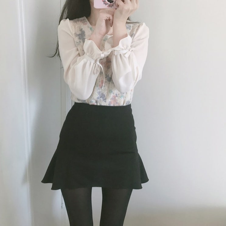  [데일리룩] 플라워리본블라우스, 플레어스커트