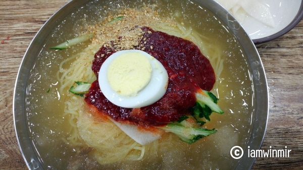 [부산 교대역 맛집] 차선책으로 선택한 "국제밀면"