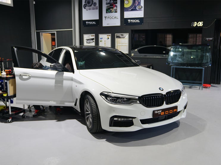  BMW G30 M sport plus에서 화려한 현악기의 사운드가 펼쳐진다. FOCAL Utopia No.4