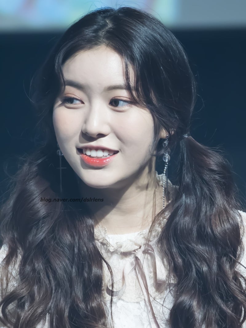 모모랜드 혜빈 제인 태하 아인 사진 / 2018 컴백 쇼케이스