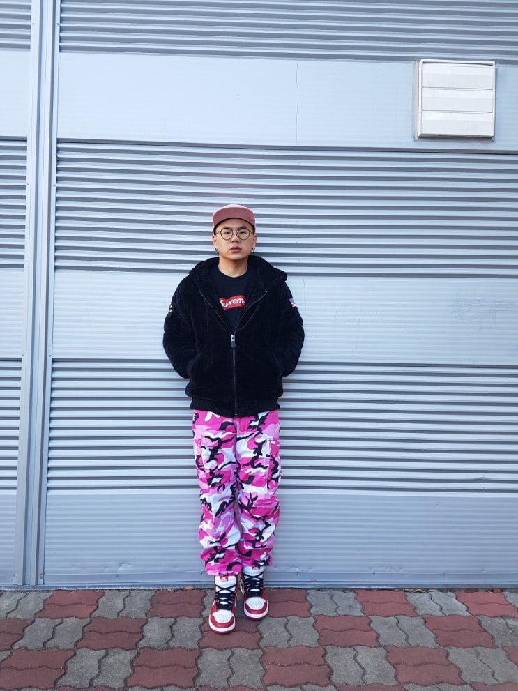  데일리룩 #82 퍼 후드 자켓과 로스코 팬츠를 이용한 힙합 패션
